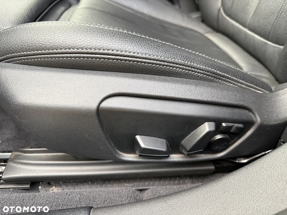 BMW Seria 1 118i Sport Line - 12