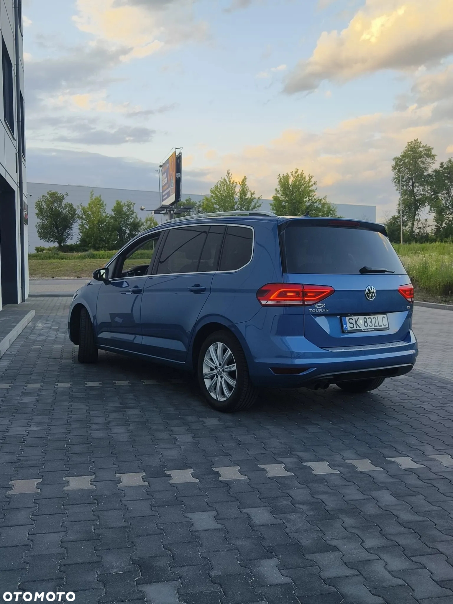 Volkswagen Touran 1.4 TSI BMT Highline DSG - 16
