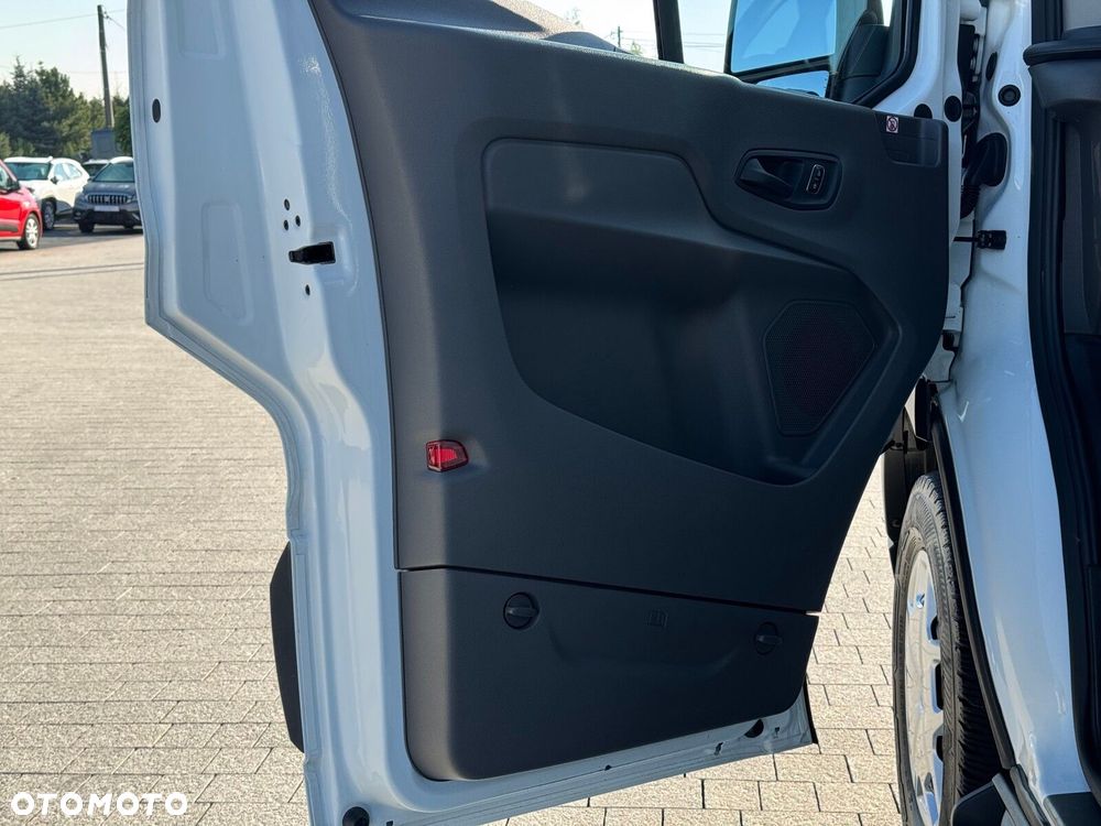 Ford e-transit 350 L4H3 - 13