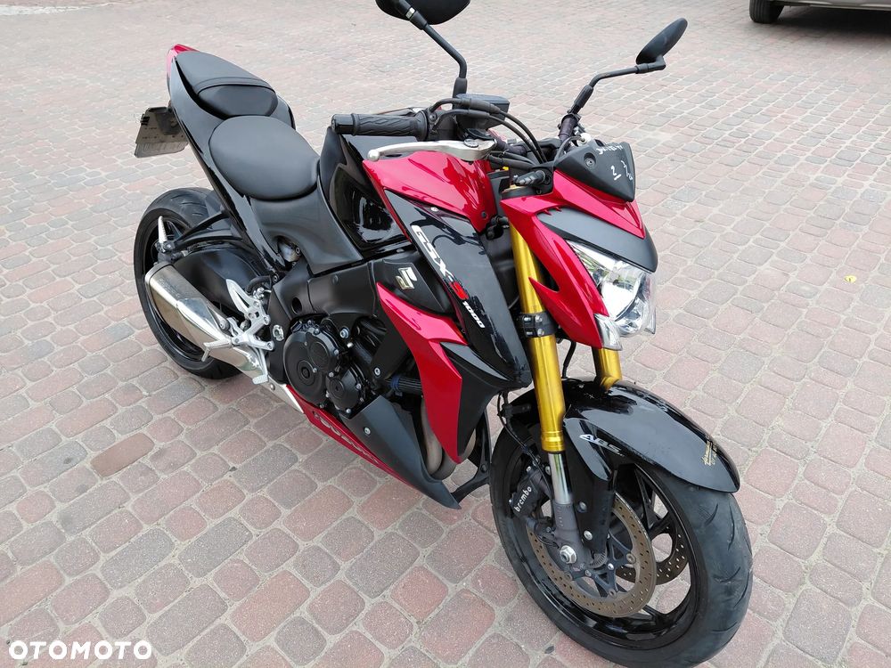 Suzuki GSX - 8