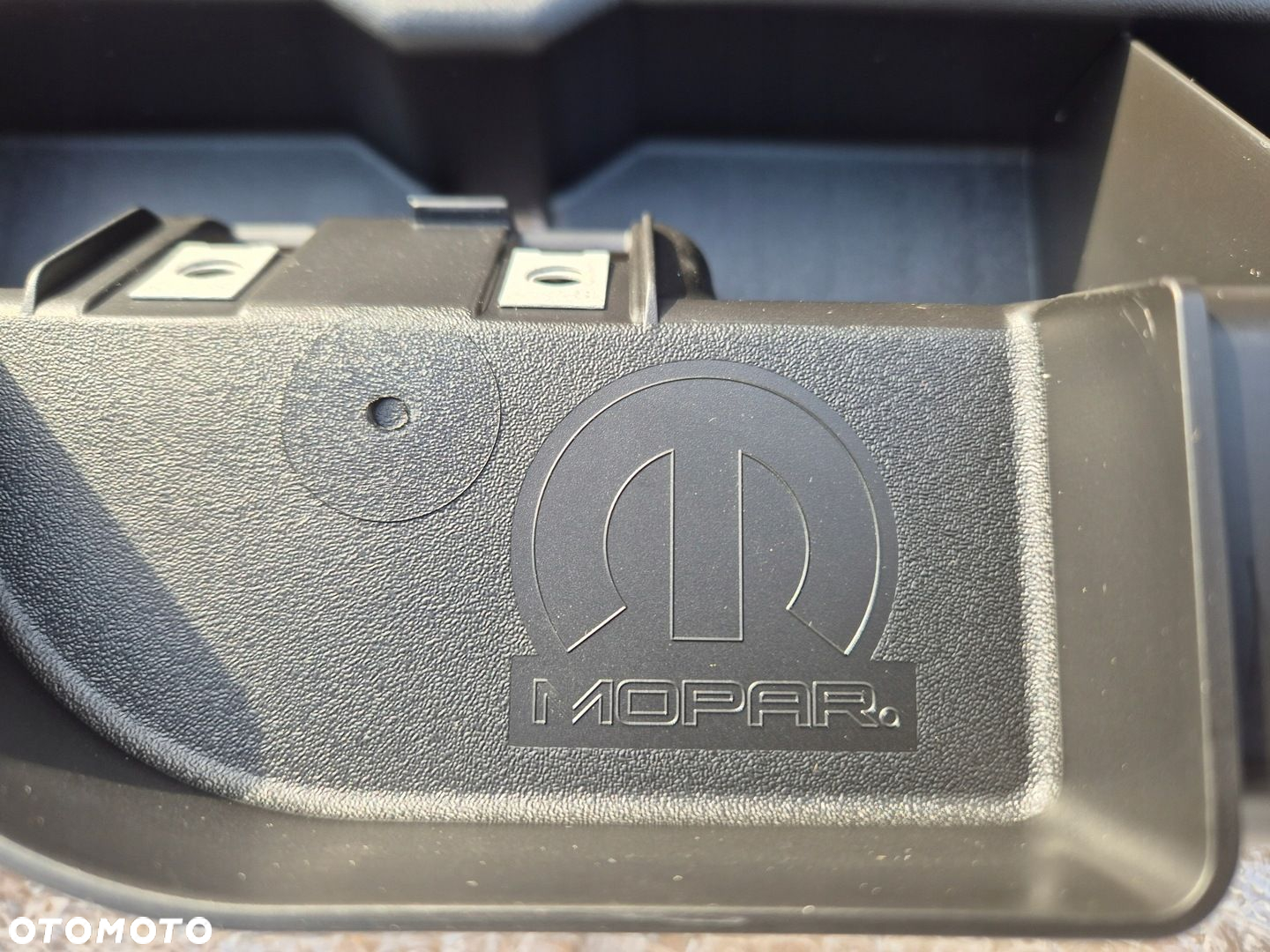 Jeep Renegade nakładka pasa przedniego.Nowa. MOPAR - 3