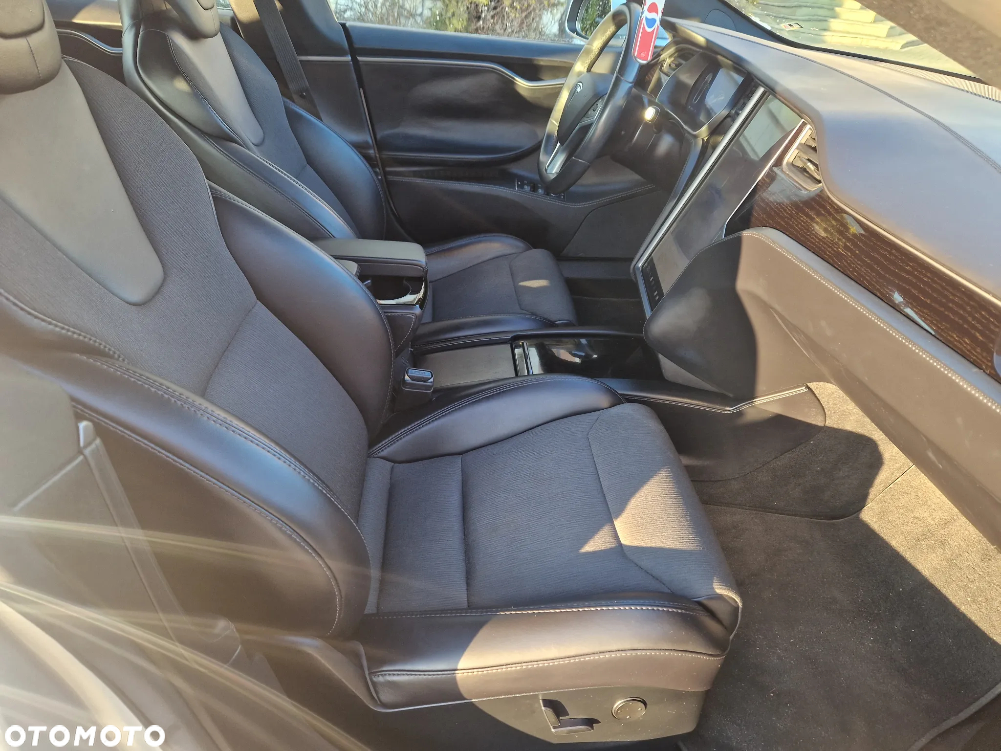 Tesla Model S Long Range Plus - 12