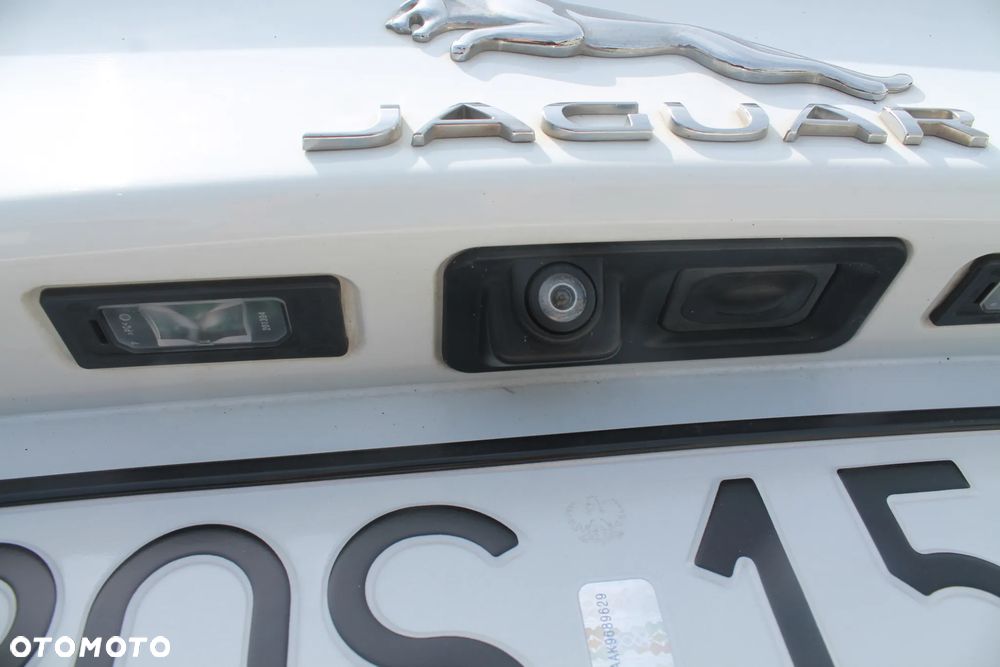 Jaguar XE 20d R-Sport - 14