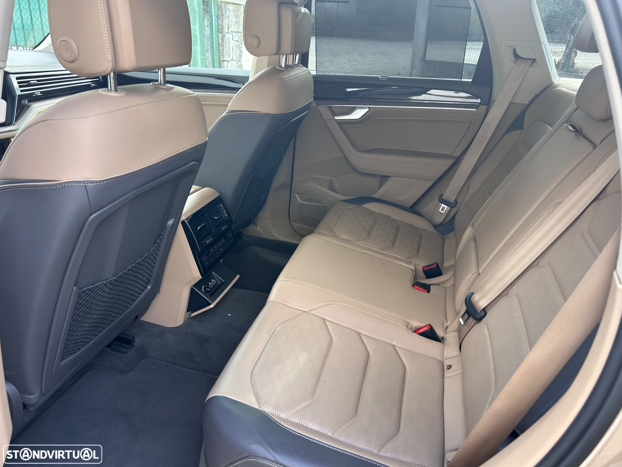 VW Touareg 3.0 TDi V6 R-Line - 9