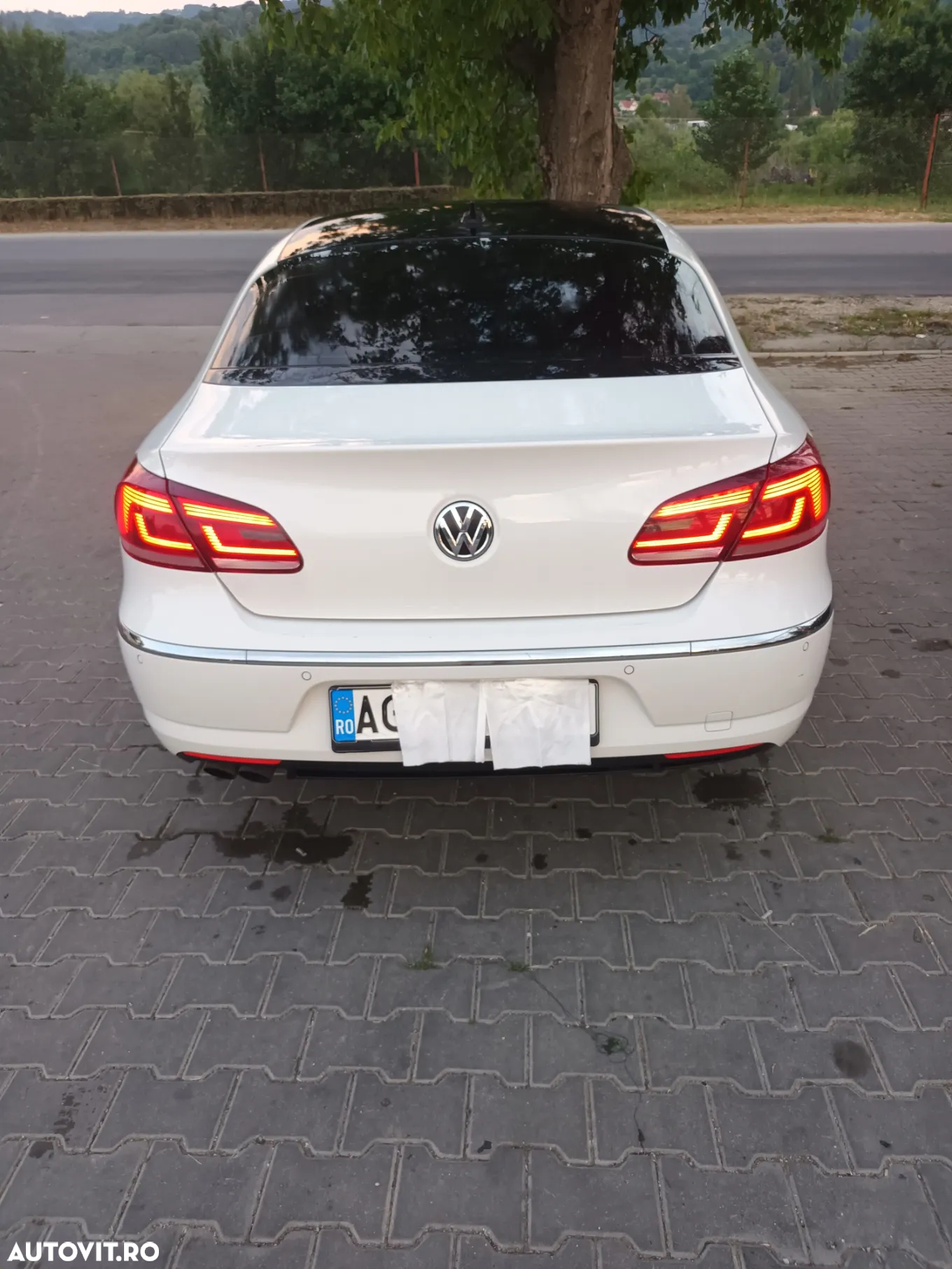 Volkswagen Passat CC 2.0 TDI BlueMotion Technology Exclusive - 3