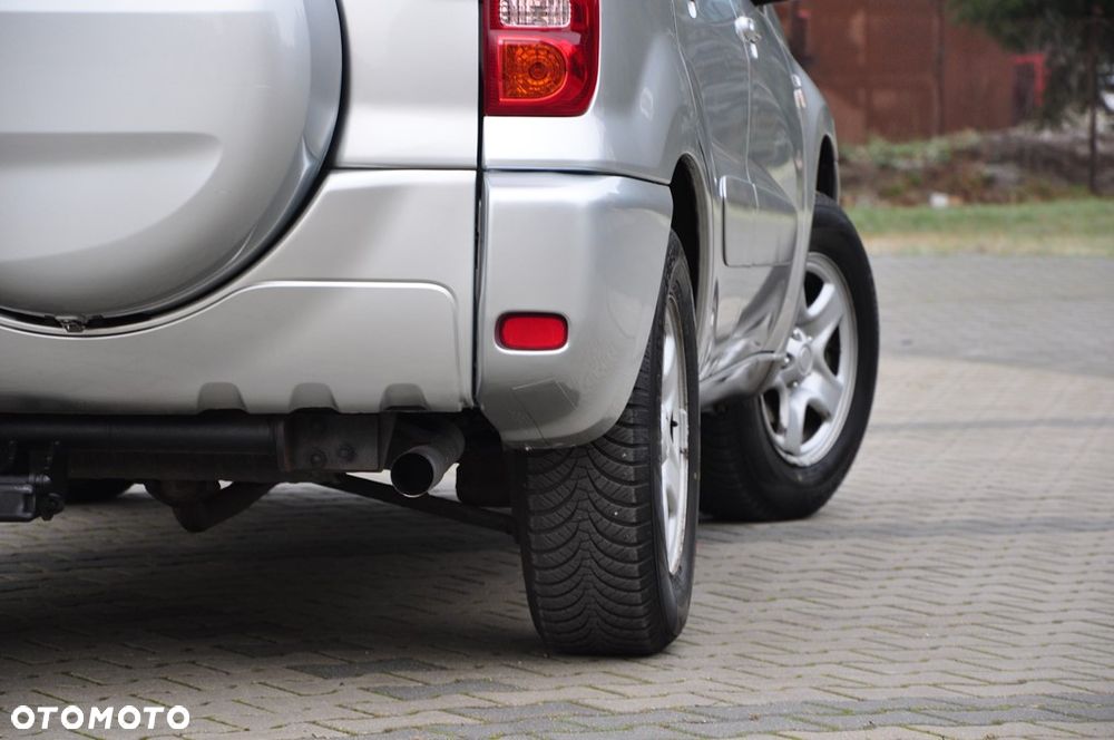 Toyota RAV4 1.8 VVT-i 4x2 - 19