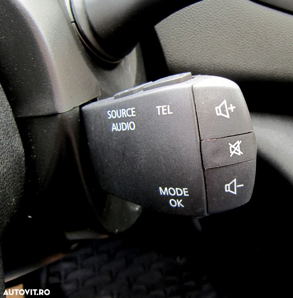 Renault Megane TCe Business - 19