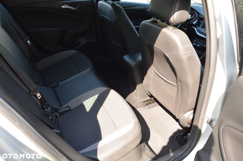Opel Astra 1.2 T GS S&S - 16