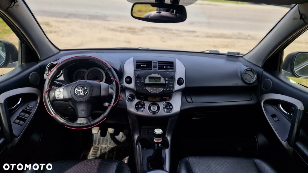 Toyota RAV4 - 7