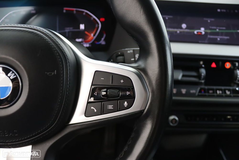 BMW 116 d Pack Desportivo M Auto - 15