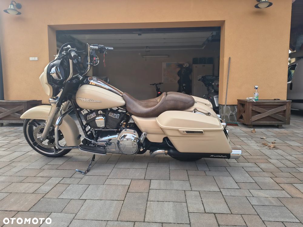 Harley-Davidson Touring Street Glide - 3