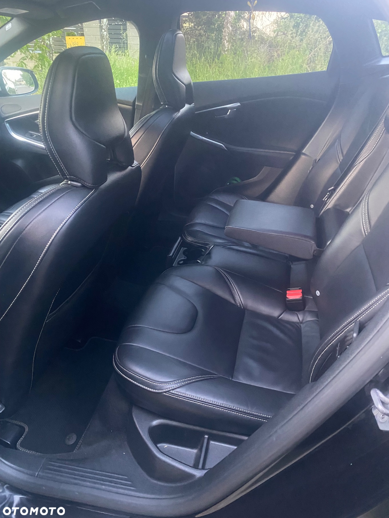 Volvo V40 D3 Drive-E R-Design Momentum - 10