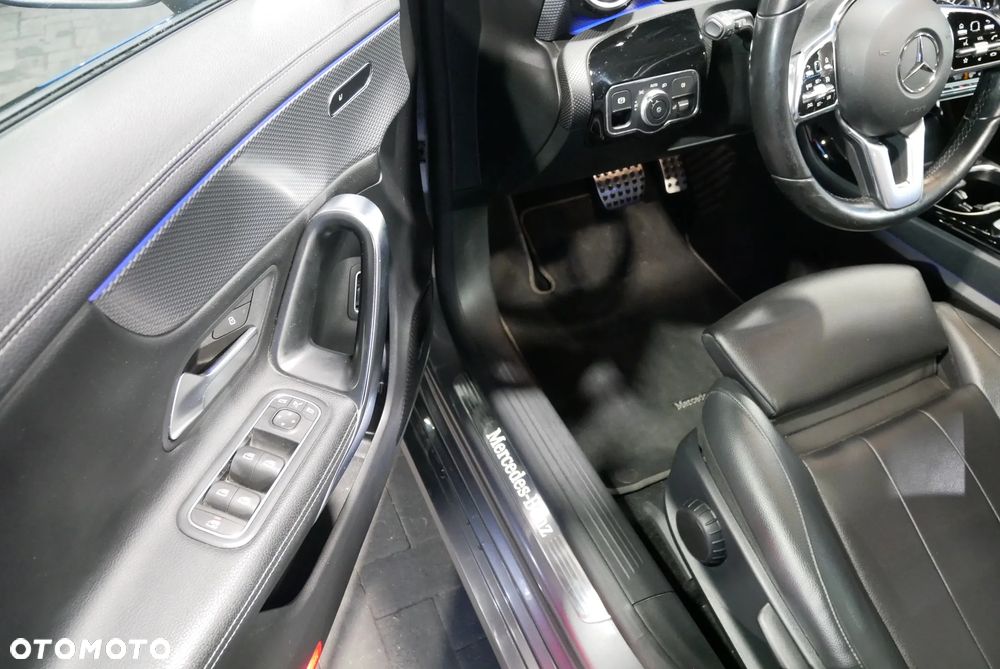 Mercedes-Benz CLA 200 7G-DCT Progressive - 22