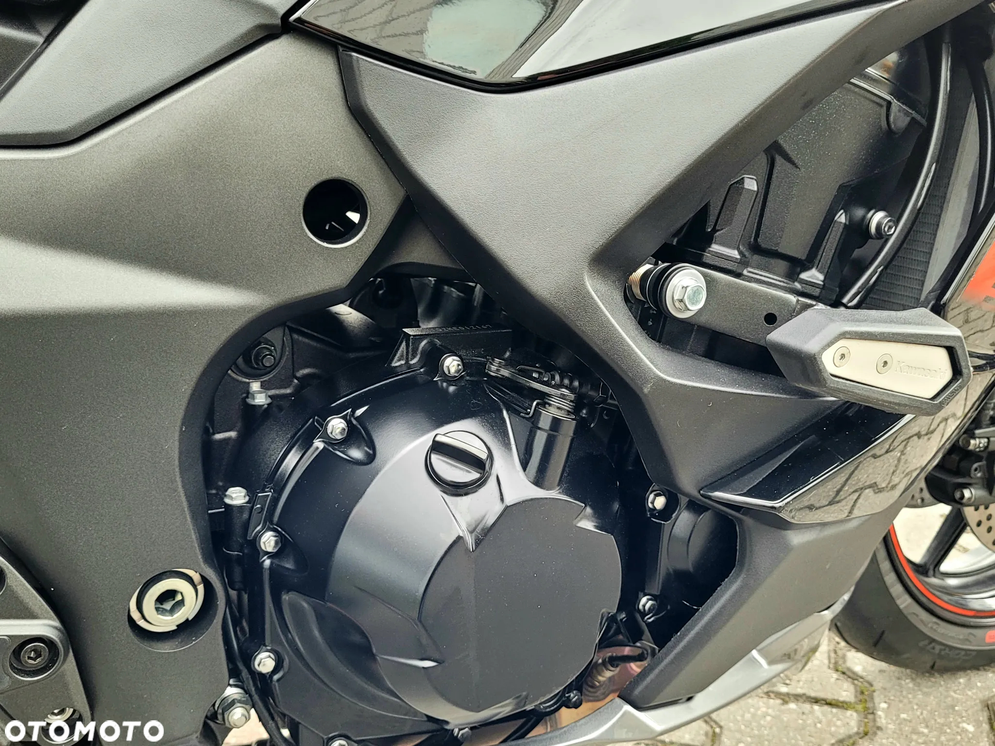 Kawasaki Ninja 1000 SX - 8