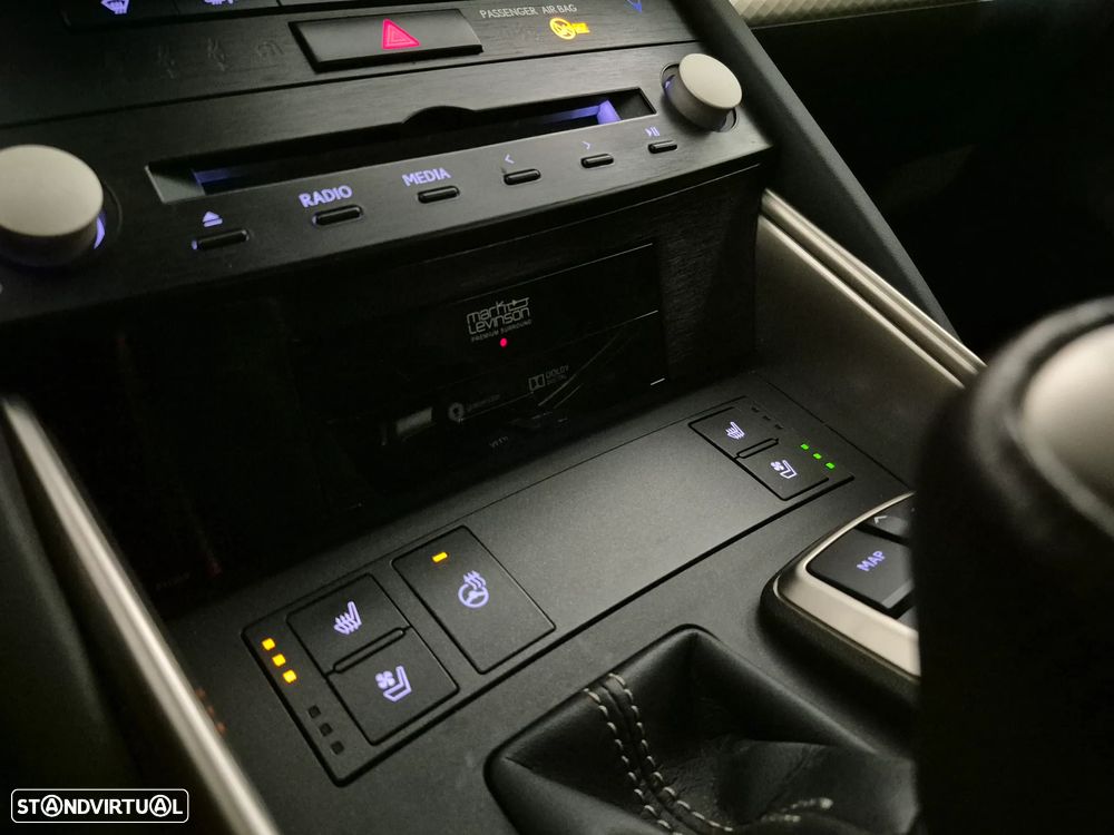 Lexus IS 200 t SPORT - 16