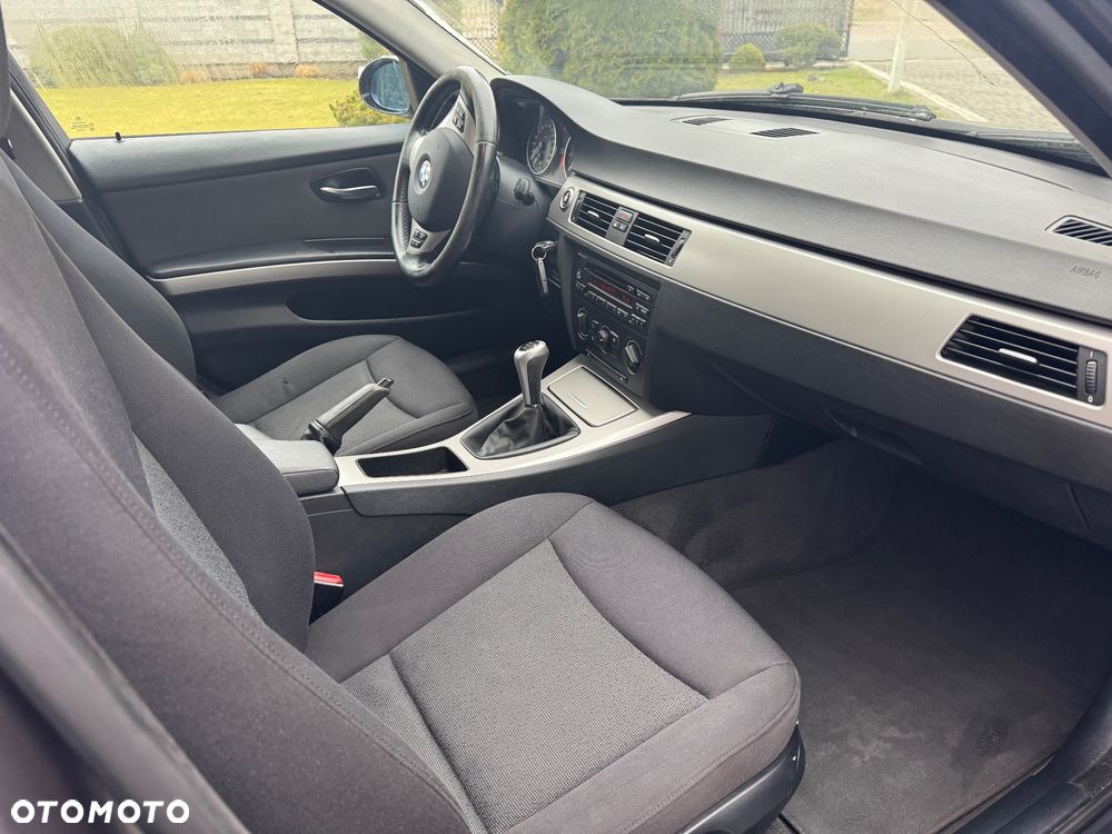 BMW Seria 3 318i - 7