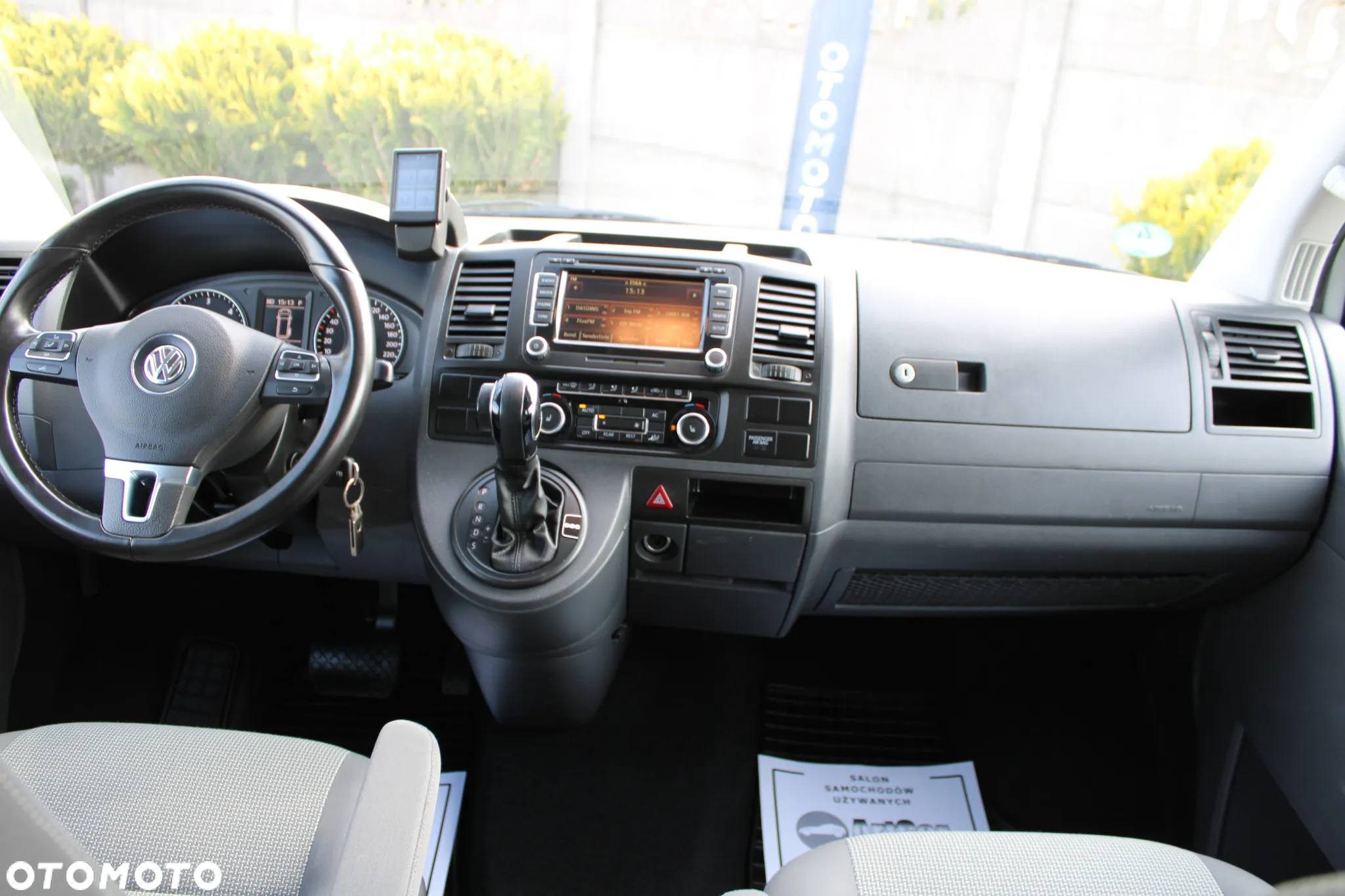 Volkswagen Caravelle - 24