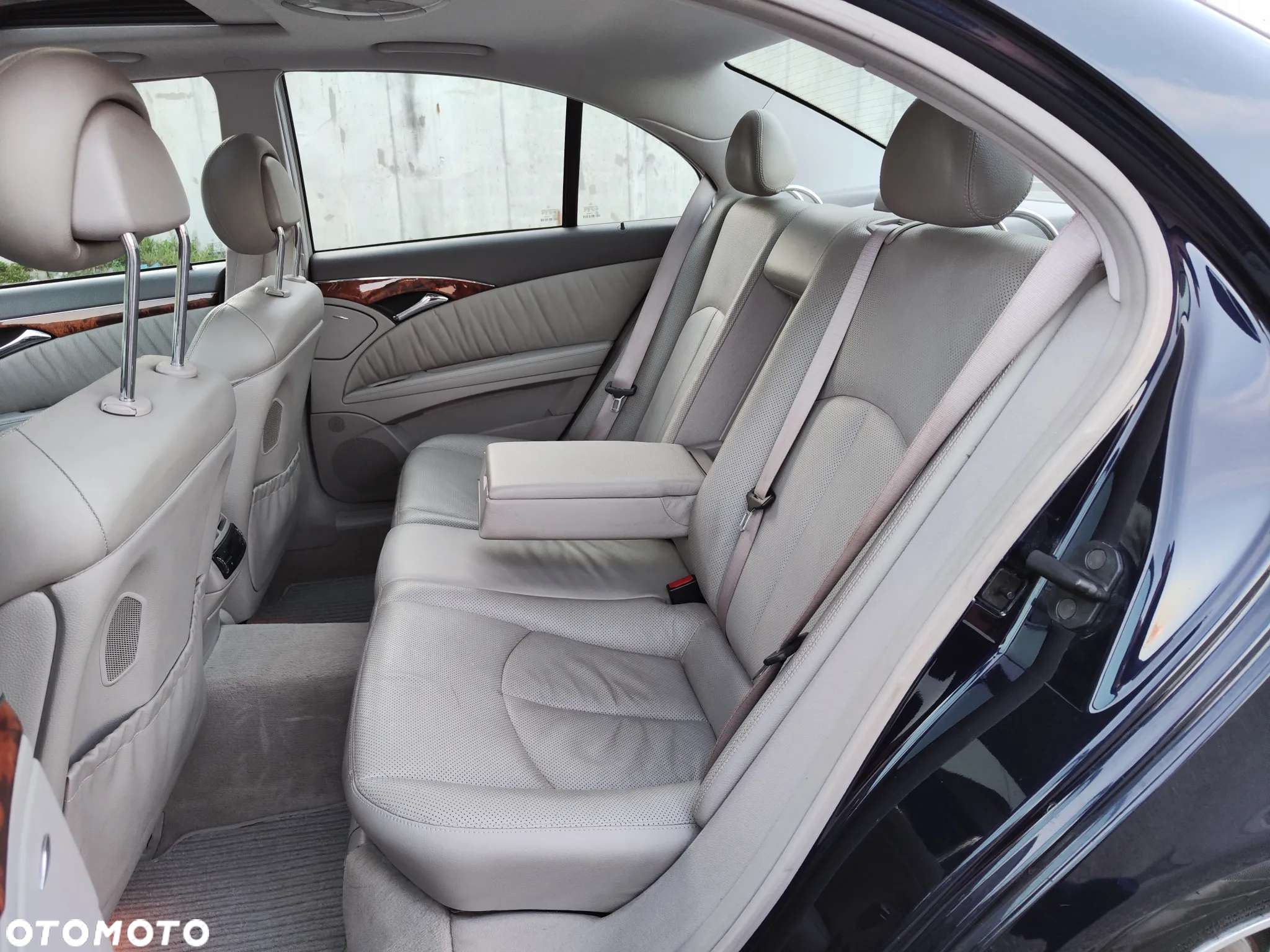 Mercedes-Benz Klasa E 500 7G-TRONIC Elegance - 15