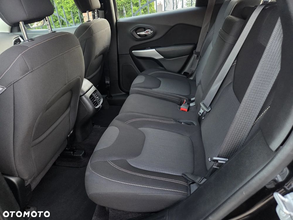 Jeep Cherokee 2.0 MJD 4x2 Longitude - 18