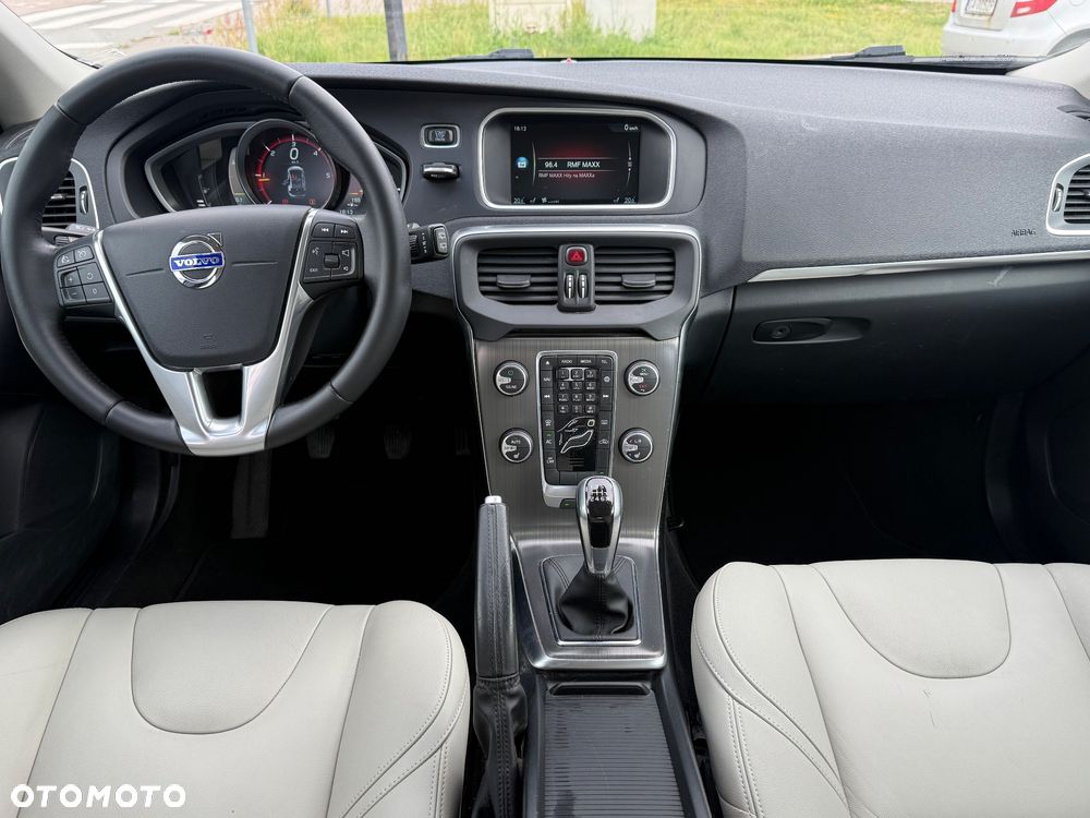 Volvo V40 D4 Summum - 6