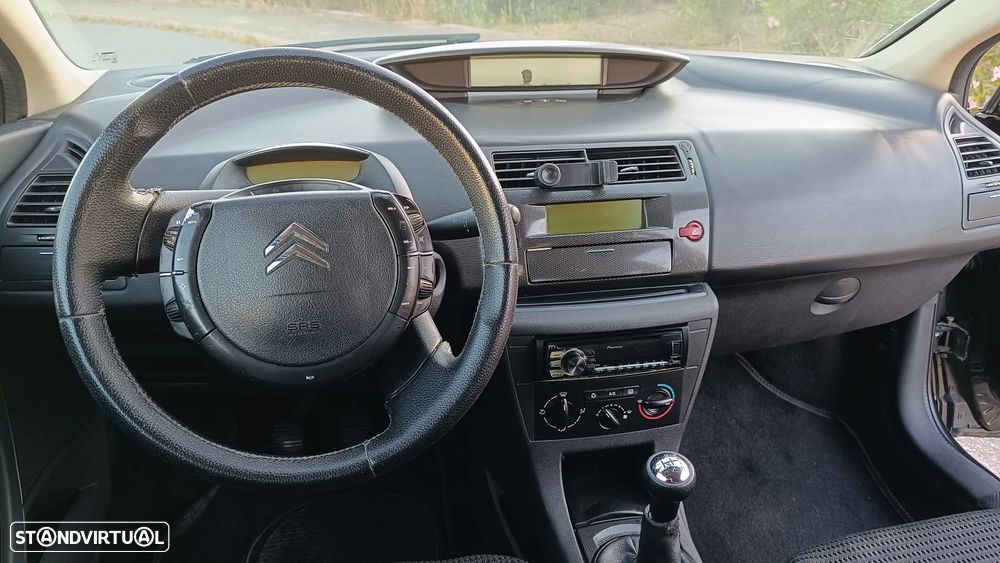 Citroën C4 1.6 HDi 110 VTR - 19