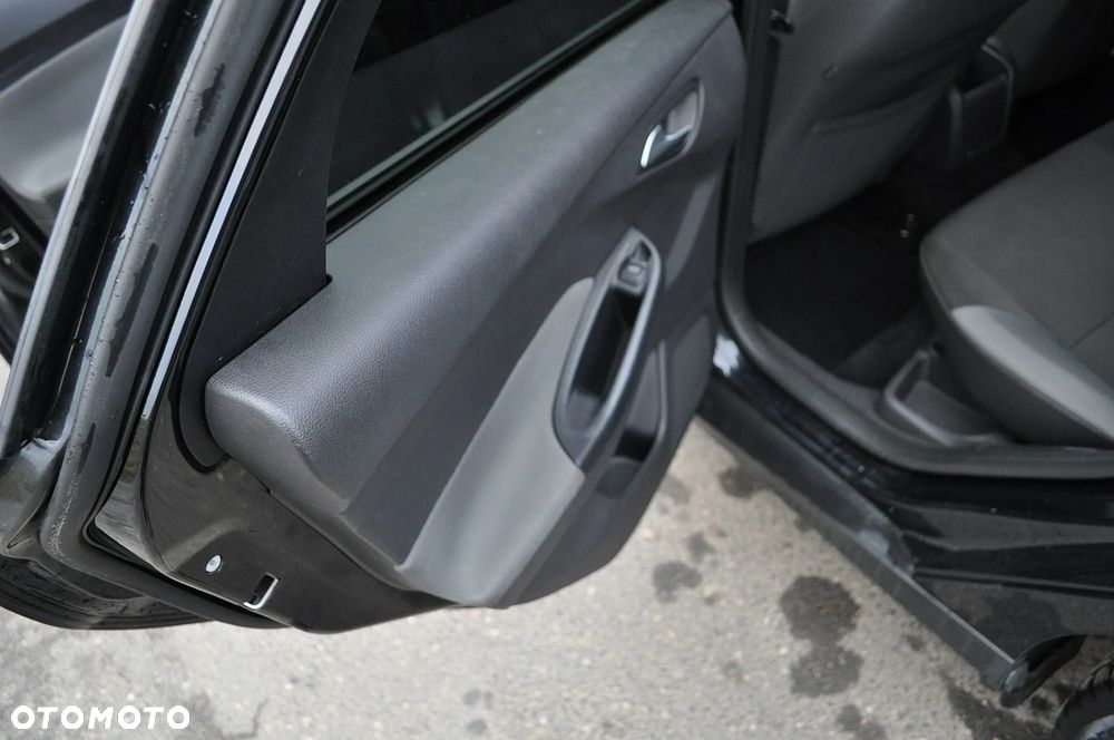 Ford Focus 1.6 EcoBoost Titanium - 13