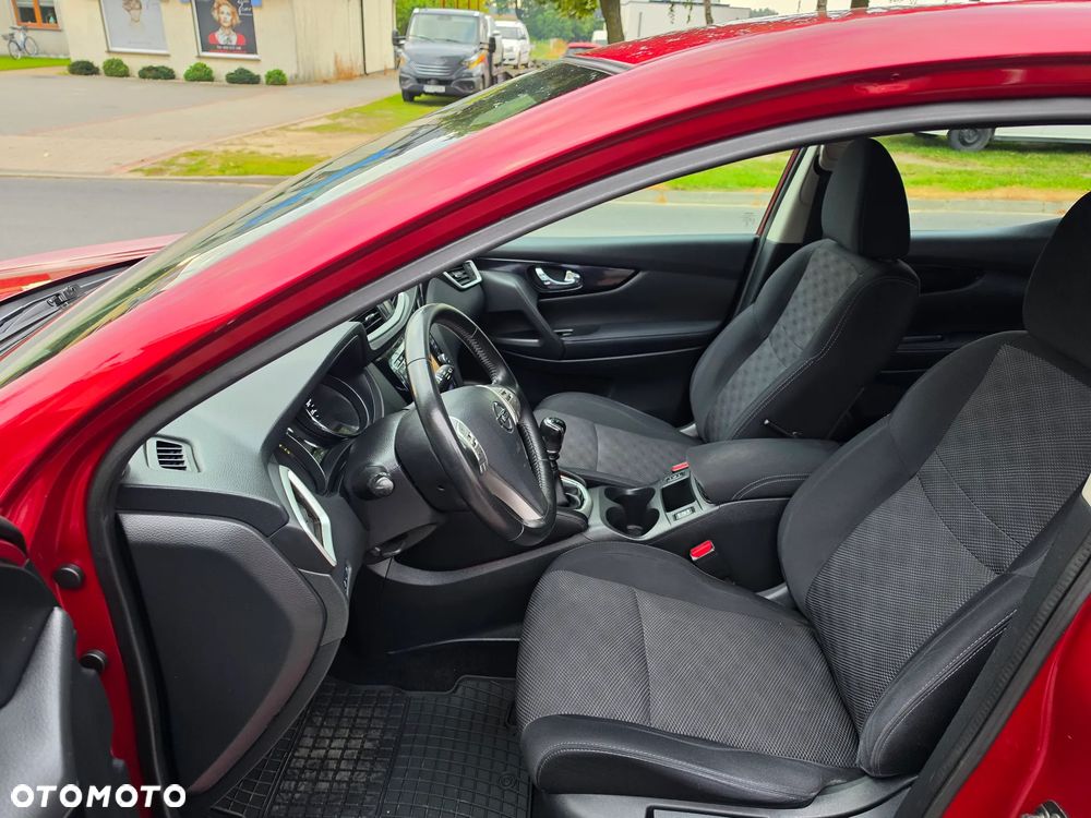 Nissan Qashqai 1.2 DIG-T N-Vision - 16
