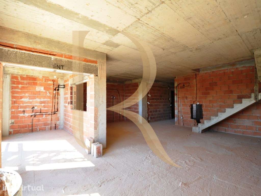 Apartamento novo duplex T3+2 com garagem, elevador e varandas em Va... - Grande imagem: 2/18