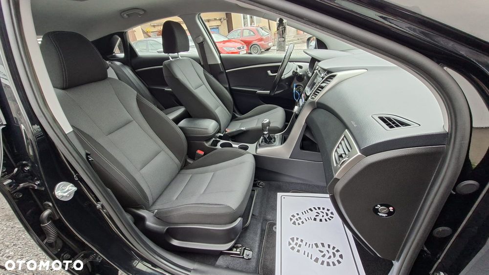 Hyundai i30 1.4 Premium - 12