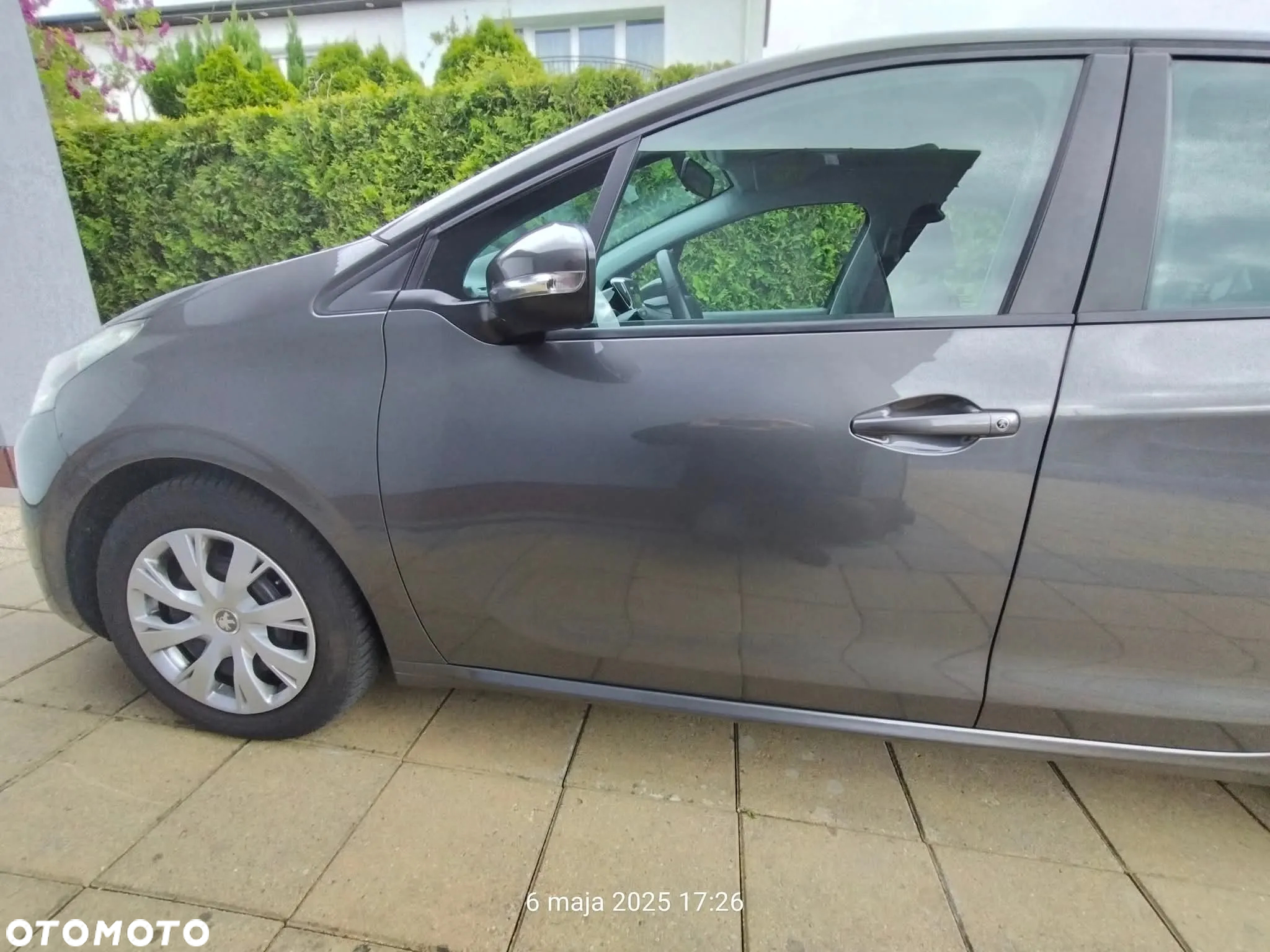 Peugeot 208 - 3