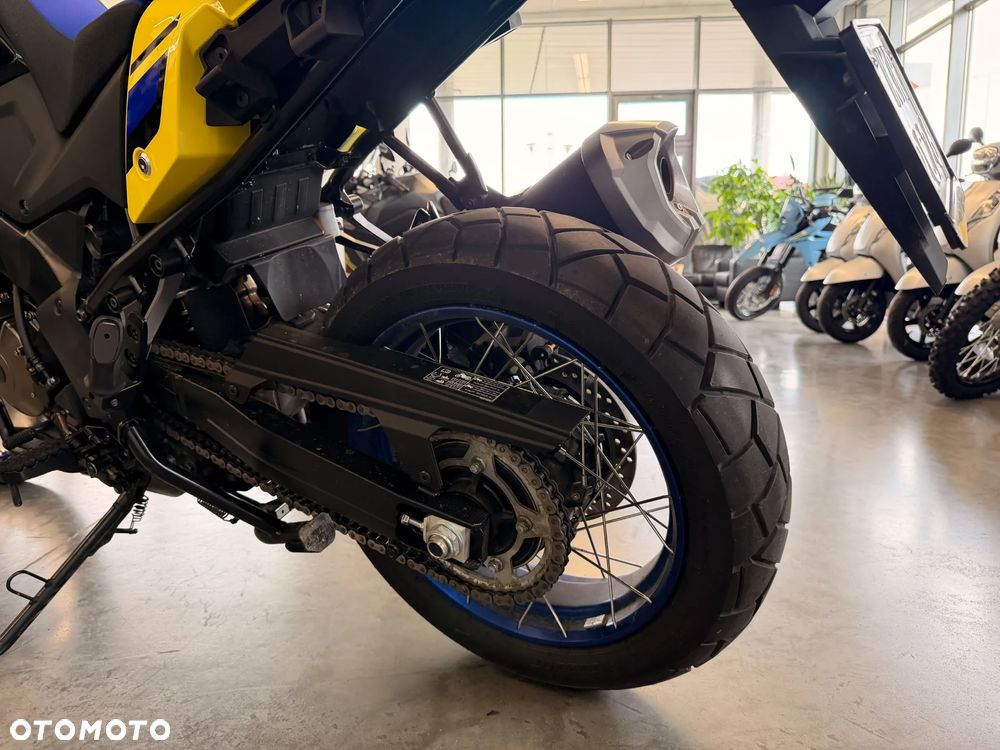 Suzuki V-STROM - 10