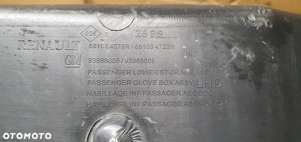 Schowek pasażera półka Europa Renault Trafic III Vivaro B 681084578R 93868005 - 9