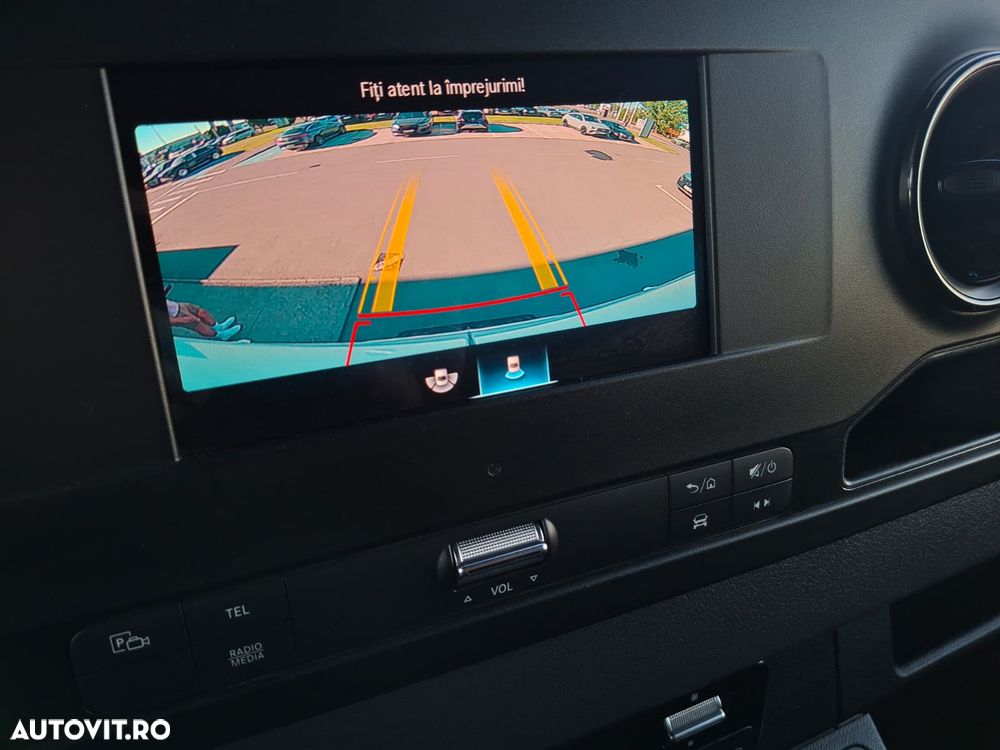 Mercedes-Benz Sprinter - 14