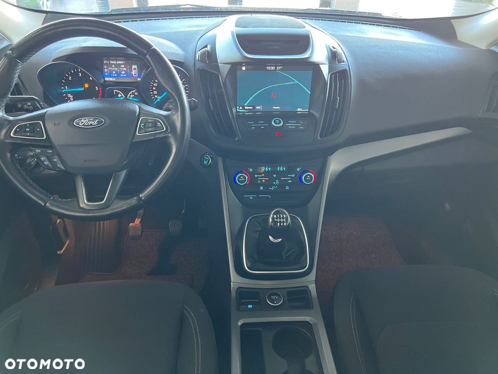 Ford Kuga - 24