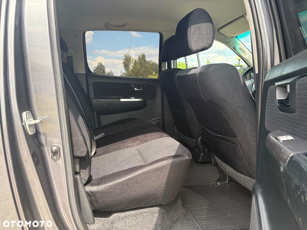 Toyota Hilux 3.0 D-4D SR5 - 12