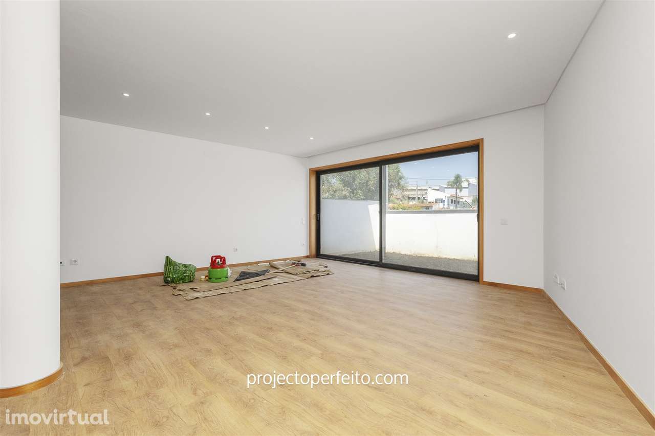 Moradia Geminada T3 Venda em Rio Meão,Santa Maria da Feira - Grande imagem: 5/21