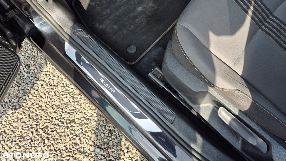 Volkswagen Golf 1.6 TDI BlueMotion Technology DSG Allstar - 17