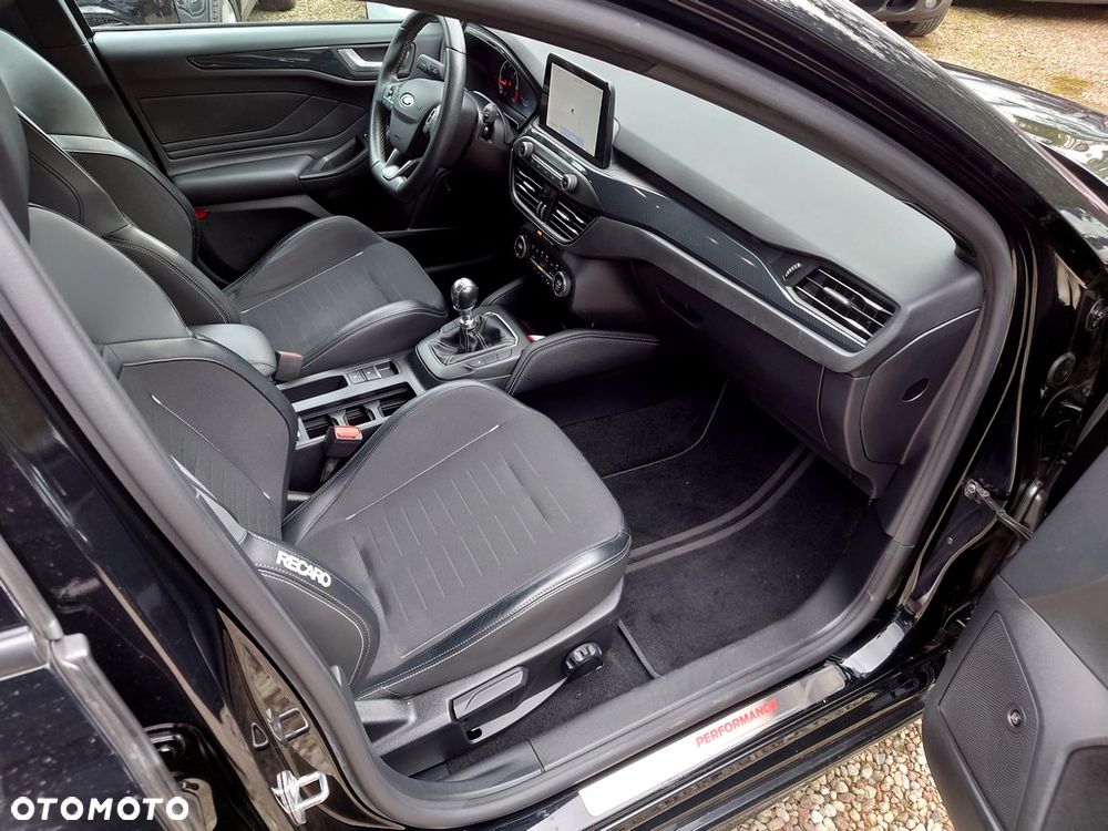 Ford Focus 2.0 EcoBlue ST - 13