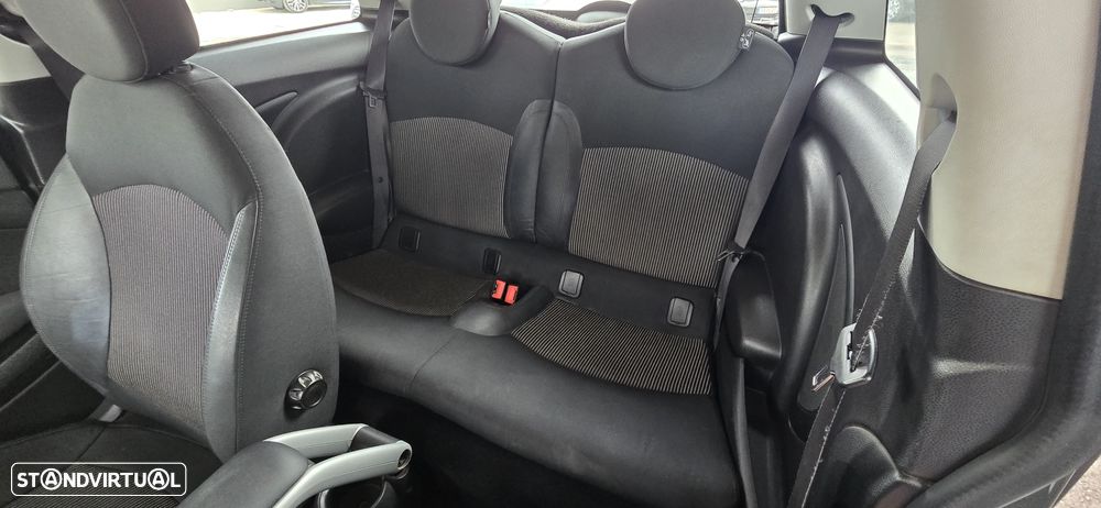 MINI 3 Portas Cooper D - 7