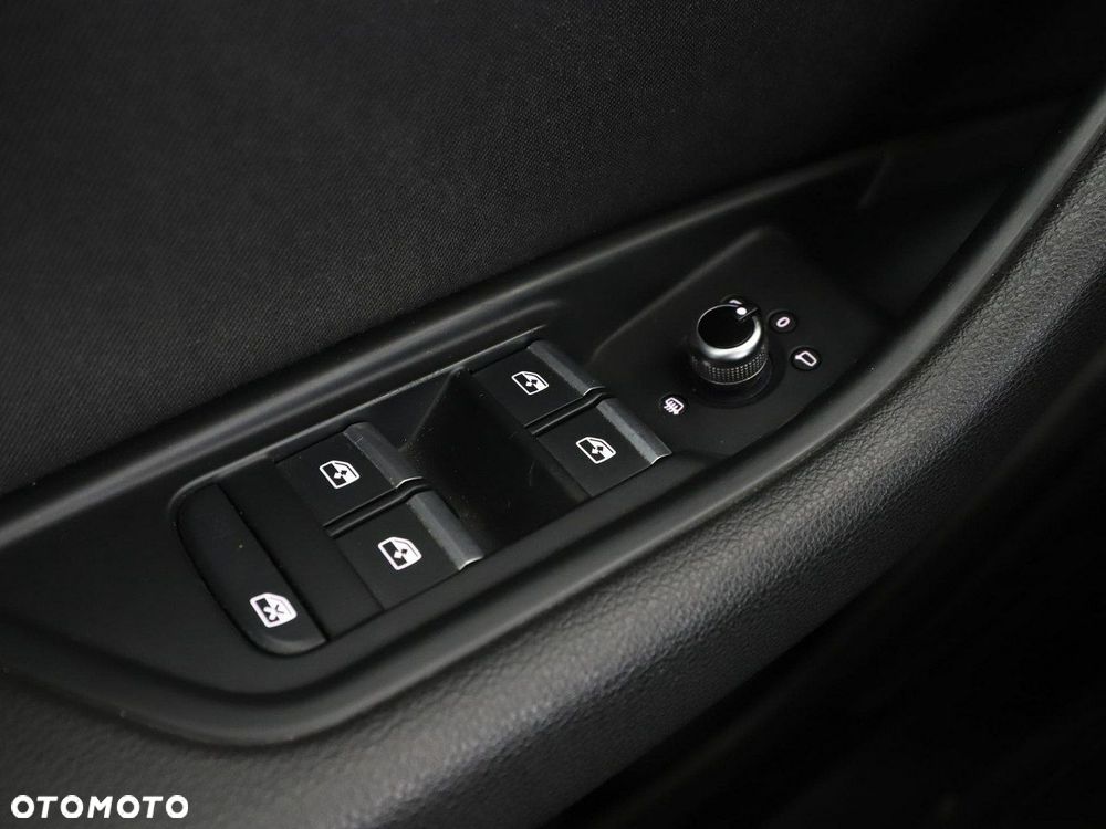 Audi A4 Avant 2.0 TFSI ultra S tronic design - 38