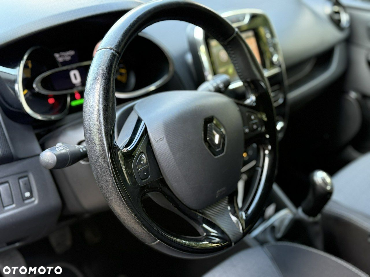 Renault Clio - 16