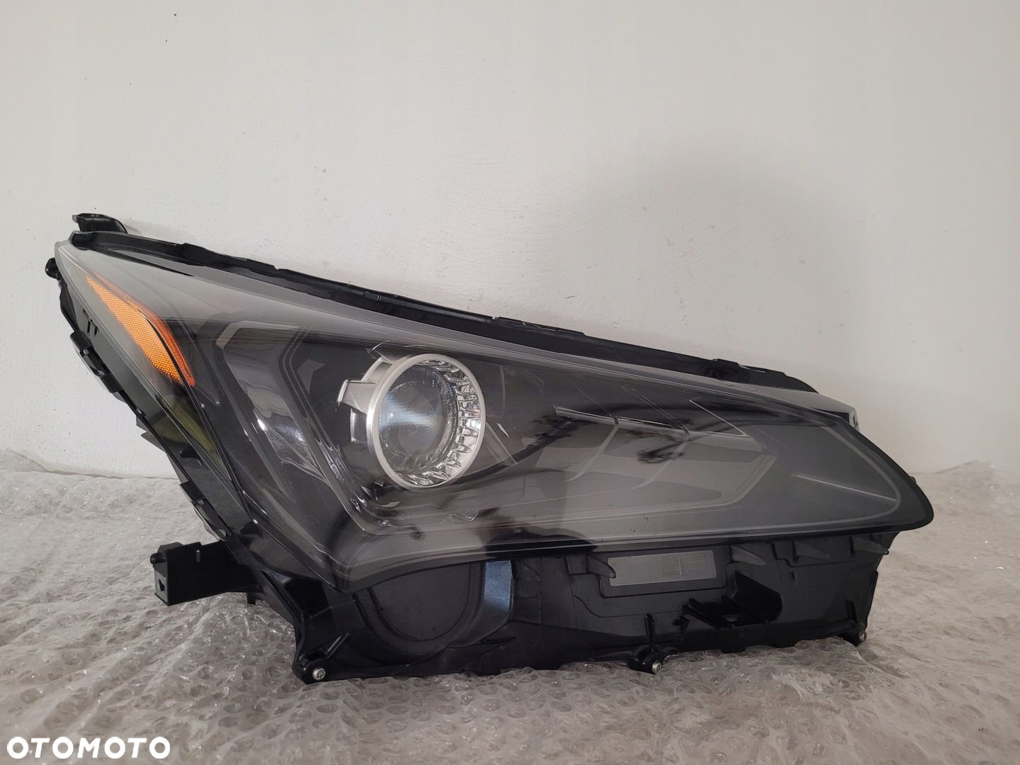 Lexus NX lift 200H 300H lampa przód prawa full led. - 2