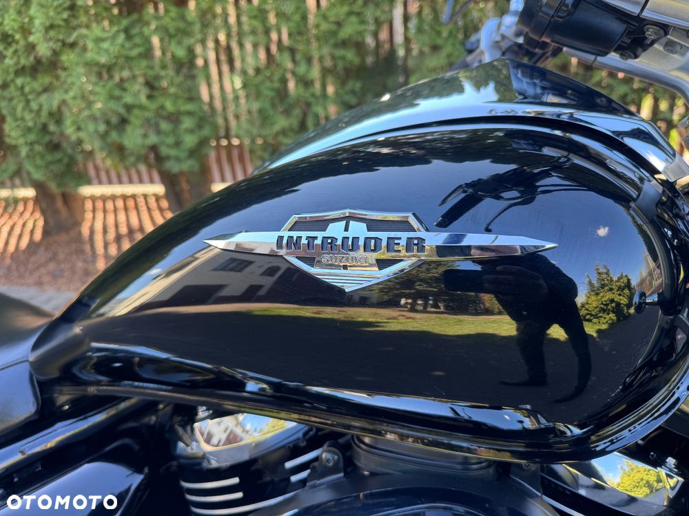 Suzuki Intruder - 23