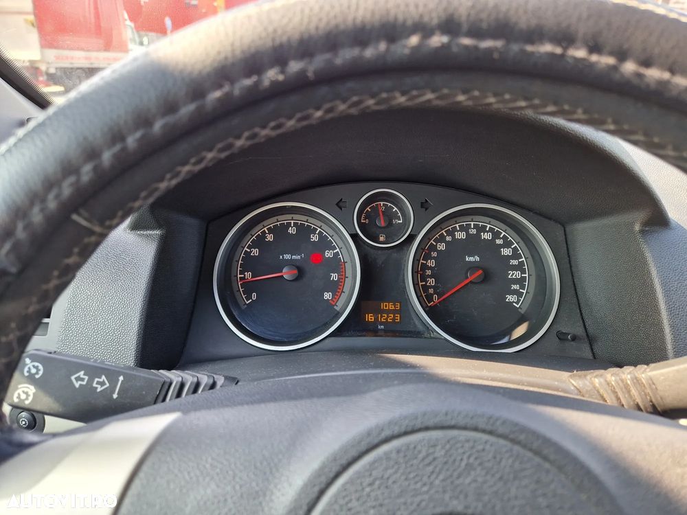 Opel Astra 1.6 Enjoy - 10