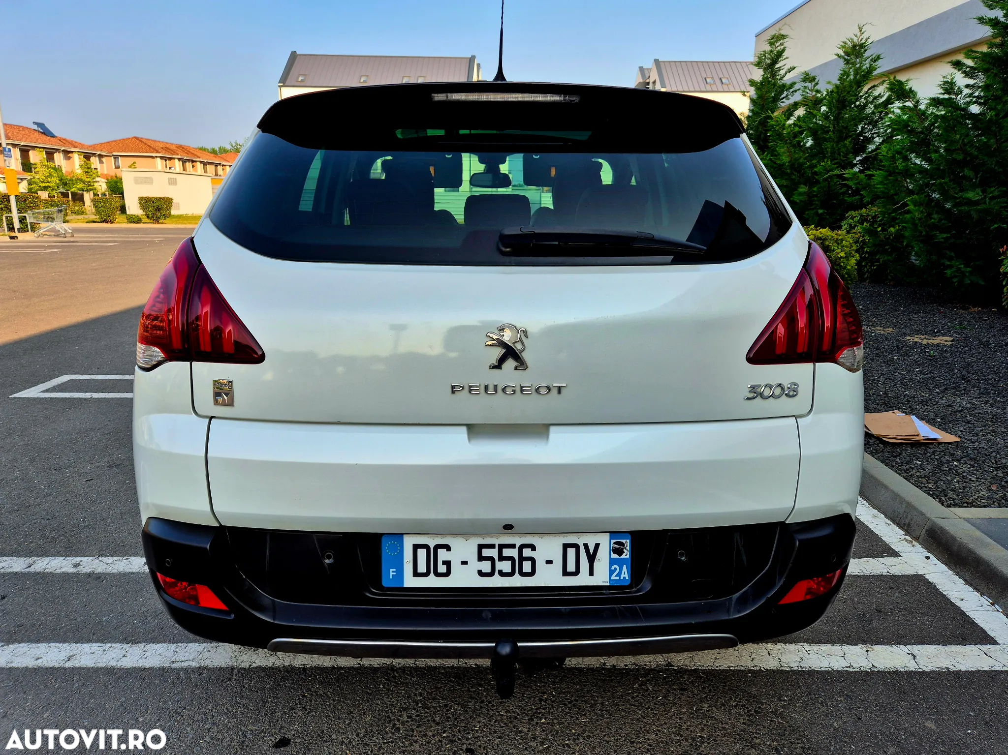 Peugeot 3008 Hybrid4 - 5