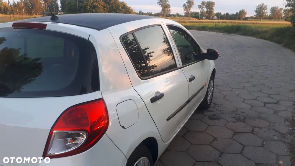 Renault Clio 1.2 16V Expression - 12