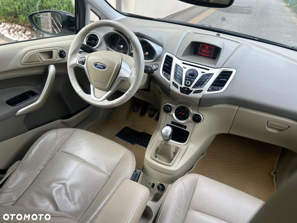 Ford Fiesta 1.4 Ghia - 15