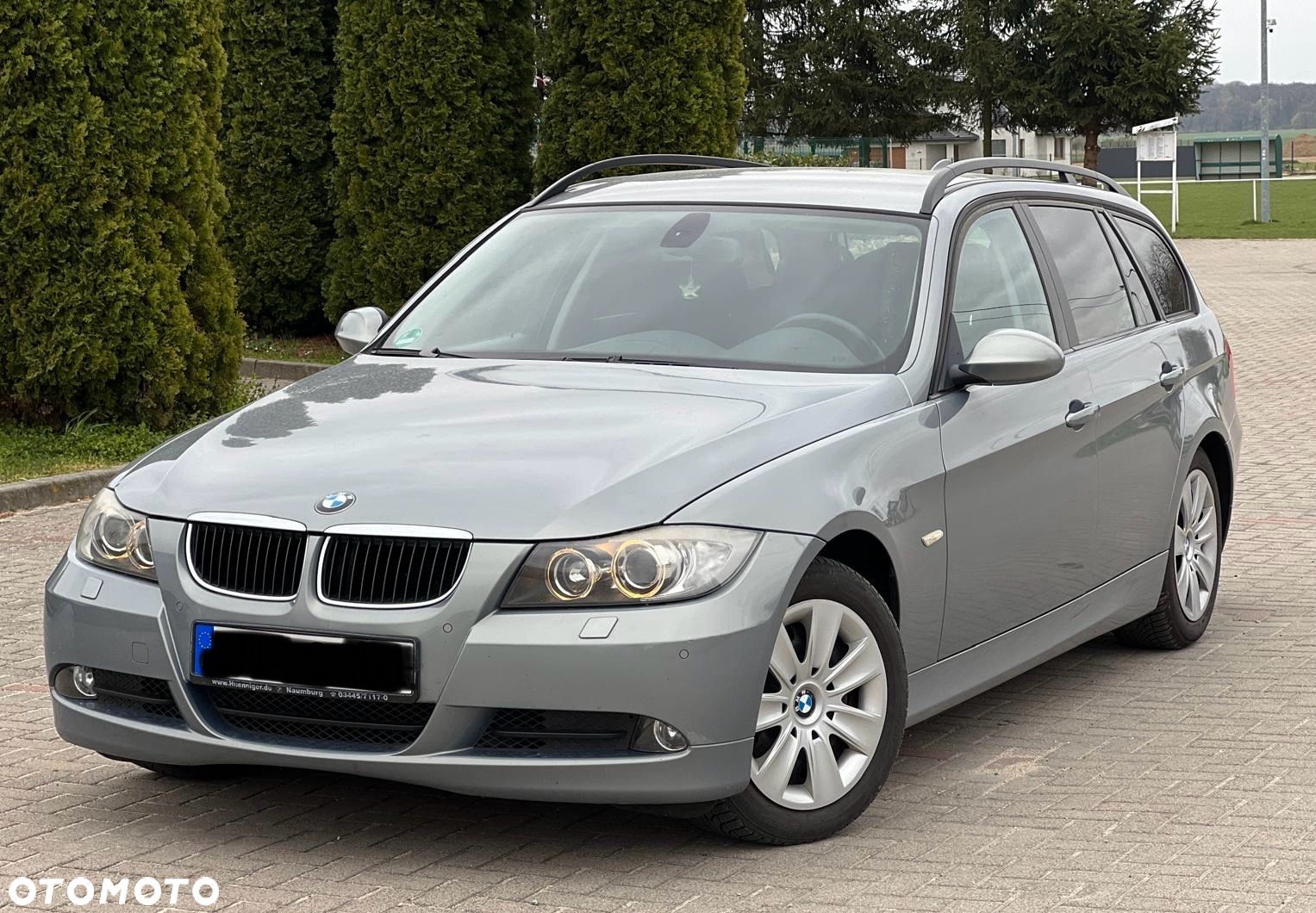 BMW Seria 3 320i Touring - 1