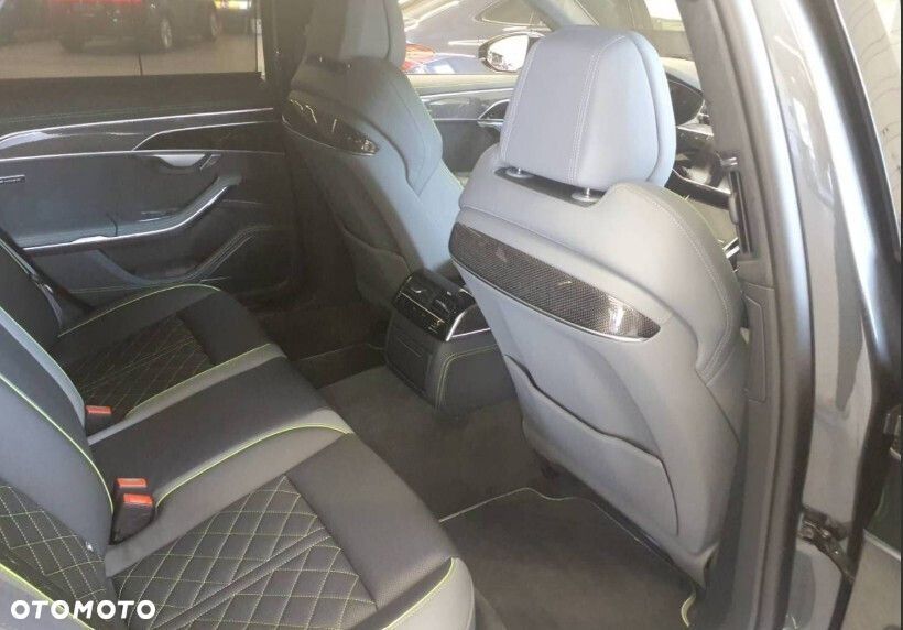 Audi A8 - 6