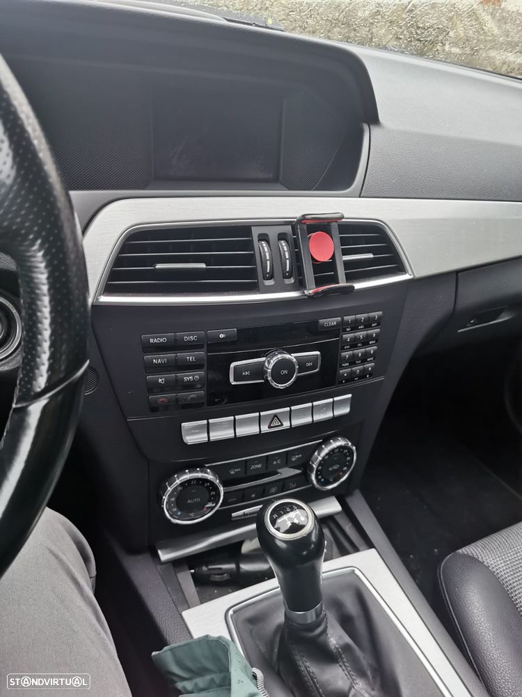 Mercedes-Benz C 220 CDI DPF (BlueEFFICIENCY) Avantgarde - 6